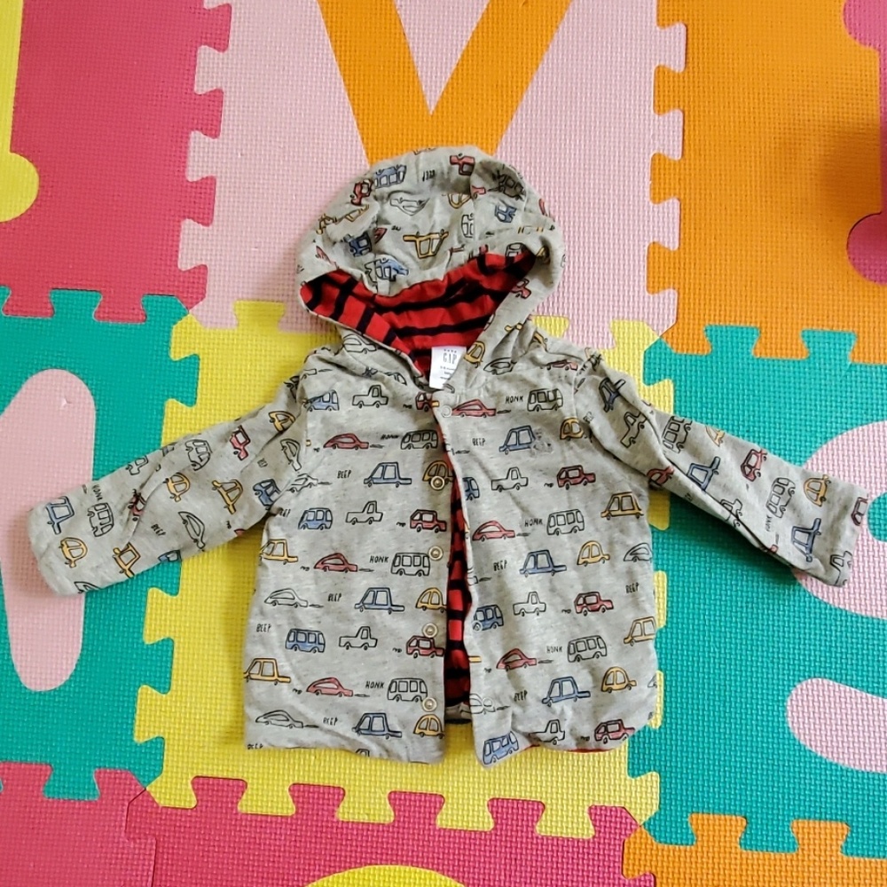 GAP reversible cars hooded shirt, size 3-6 mo
